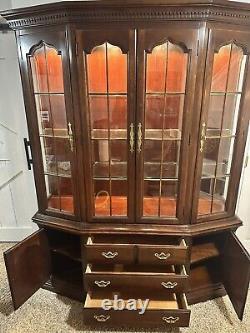 Thomasville Collector's Cherry China Cabinet