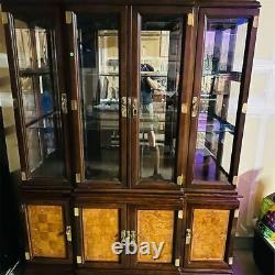 Thomasville Vintage 2-Piece Wood China Hutch with Glass Doors Brown