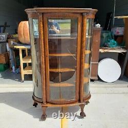 VTG Antique Curved Glass Tiger Oak Curio Cabinet with Claw Feet & Wheels with KEY