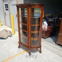 VTG Antique Curved Glass Tiger Oak Curio Cabinet with Claw Feet & Wheels with KEY