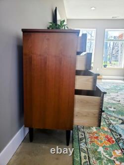 Vaughan Bassett Mid Century Modern Highboy Dresser 4 Drawers