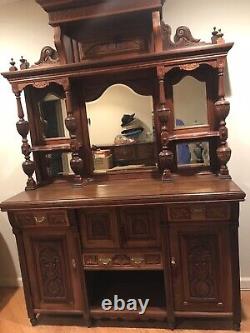 Victorian Mahogany Breakfront Cabinet