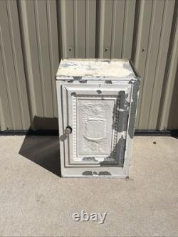 Vintage Antique Old Galvanized Steel Metal Bread Cake Safe Box Cabinet Cub board