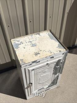 Vintage Antique Old Galvanized Steel Metal Bread Cake Safe Box Cabinet Cub board