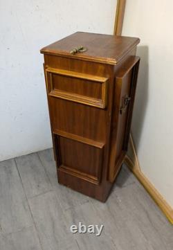 Vintage Art Deco English Regency Flip Top Cellarette Liquor Bar Rolling Cabinet