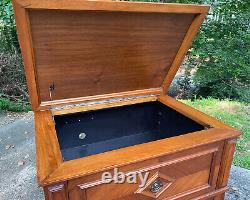 Vintage Bar or Record Player Cabinet with Lift Top (Local Atlanta Pick-up Only)