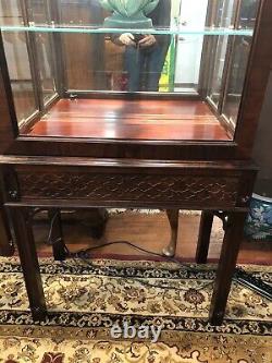 Vintage Century Furniture Hickory, NC Pr Asian Influenced Lighted Curio Cabinets