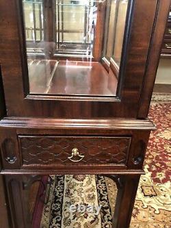 Vintage Century Furniture Hickory, NC Pr Asian Influenced Lighted Curio Cabinets