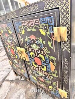 Vintage Chinoiserie Hand-Painted Lacquered Cabinet H25xW25xD18