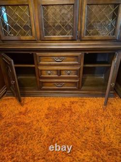 Vintage Drexel Brand bow-front china cabinet Vintage Drexel Brand bow-front china cabinet