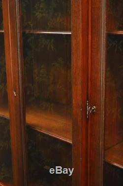 Vintage Drexel Serpentine Front Mahogany Lighted Display China Cabinet Cupboard