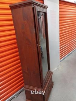 Vintage Mastercraft SJ Bailey And Sons 6 Gun Cabinet