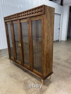 Vintage Mid Century Modern China Hutch
