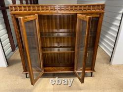 Vintage Mid Century Modern China Hutch
