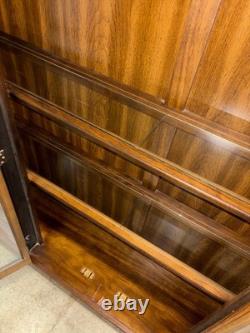 Vintage Mid Century Modern China Hutch