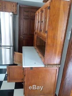 Vintage Oak Hoosier Type Kitchen Cabinet, 99% Original Finish. Extra Large Siize