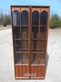 Vintage Wooden China Cabinet Hutch Cupboard Buffet Lighted