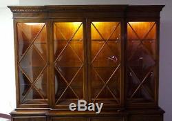 Vtg Breakfront Bubble Glass China Curio Hutch Wood & Glass 6' x 6' 10.5 Lighted