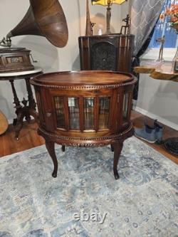 Vtg Oval Vitrine Display Cabinet Queen Anne Style Solid Mahogany Beveled Glass