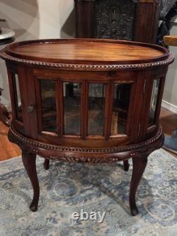 Vtg Oval Vitrine Display Cabinet Queen Anne Style Solid Mahogany Beveled Glass