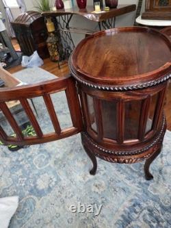 Vtg Oval Vitrine Display Cabinet Queen Anne Style Solid Mahogany Beveled Glass