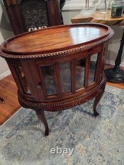 Vtg Oval Vitrine Display Cabinet Queen Anne Style Solid Mahogany Beveled Glass