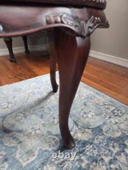Vtg Oval Vitrine Display Cabinet Queen Anne Style Solid Mahogany Beveled Glass