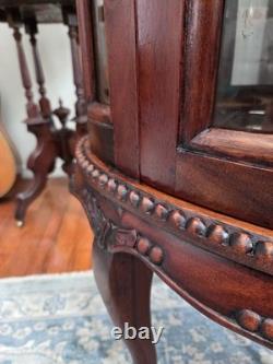 Vtg Oval Vitrine Display Cabinet Queen Anne Style Solid Mahogany Beveled Glass