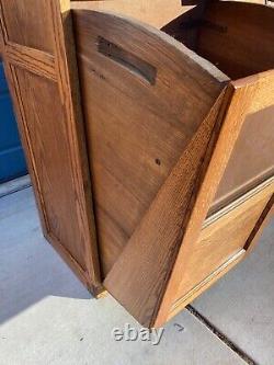 Walker Bin Co. Oak Drawers 20th Century General Store Display Case Grain